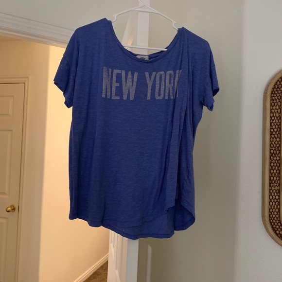 Old Navy Tops - Perry winkle New York T-shirt